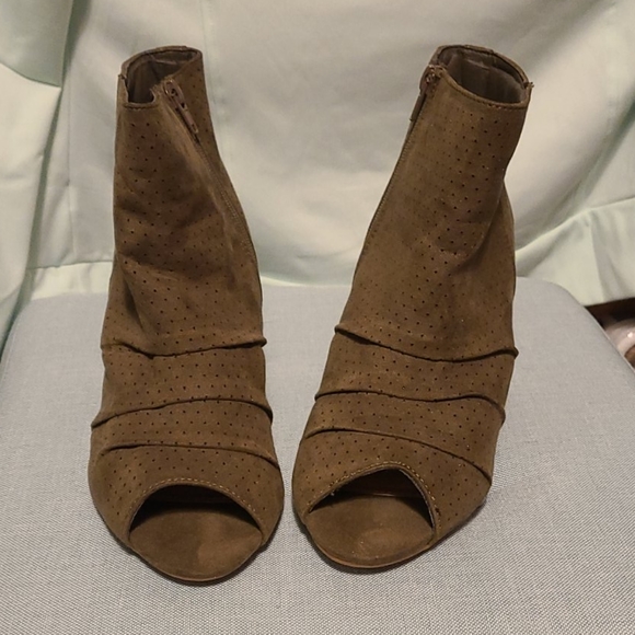 heels 👠 - Picture 2 of 3